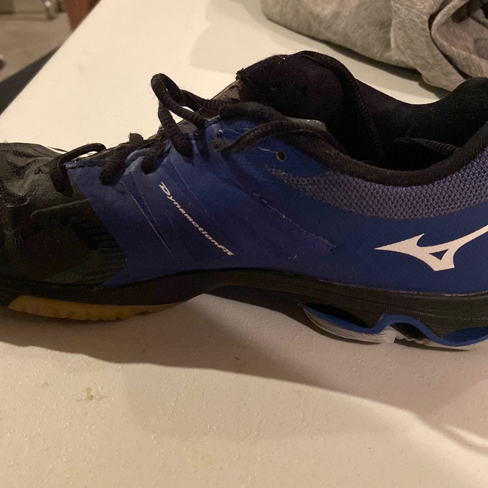 volleyball shoes